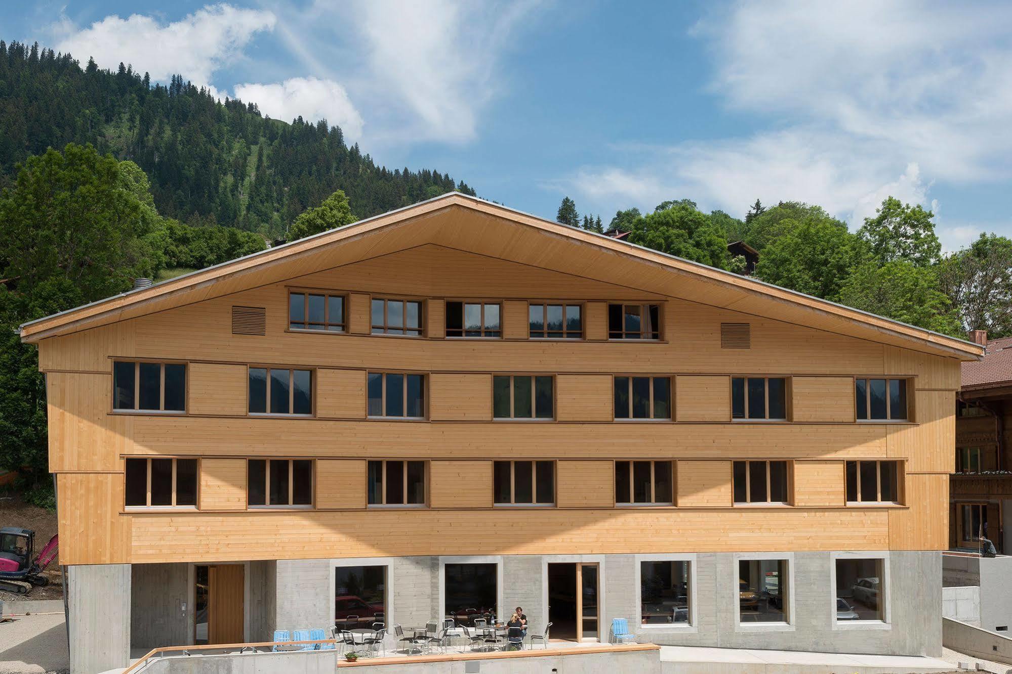 Saanen Gstaad Youth Hostel Exterior photo