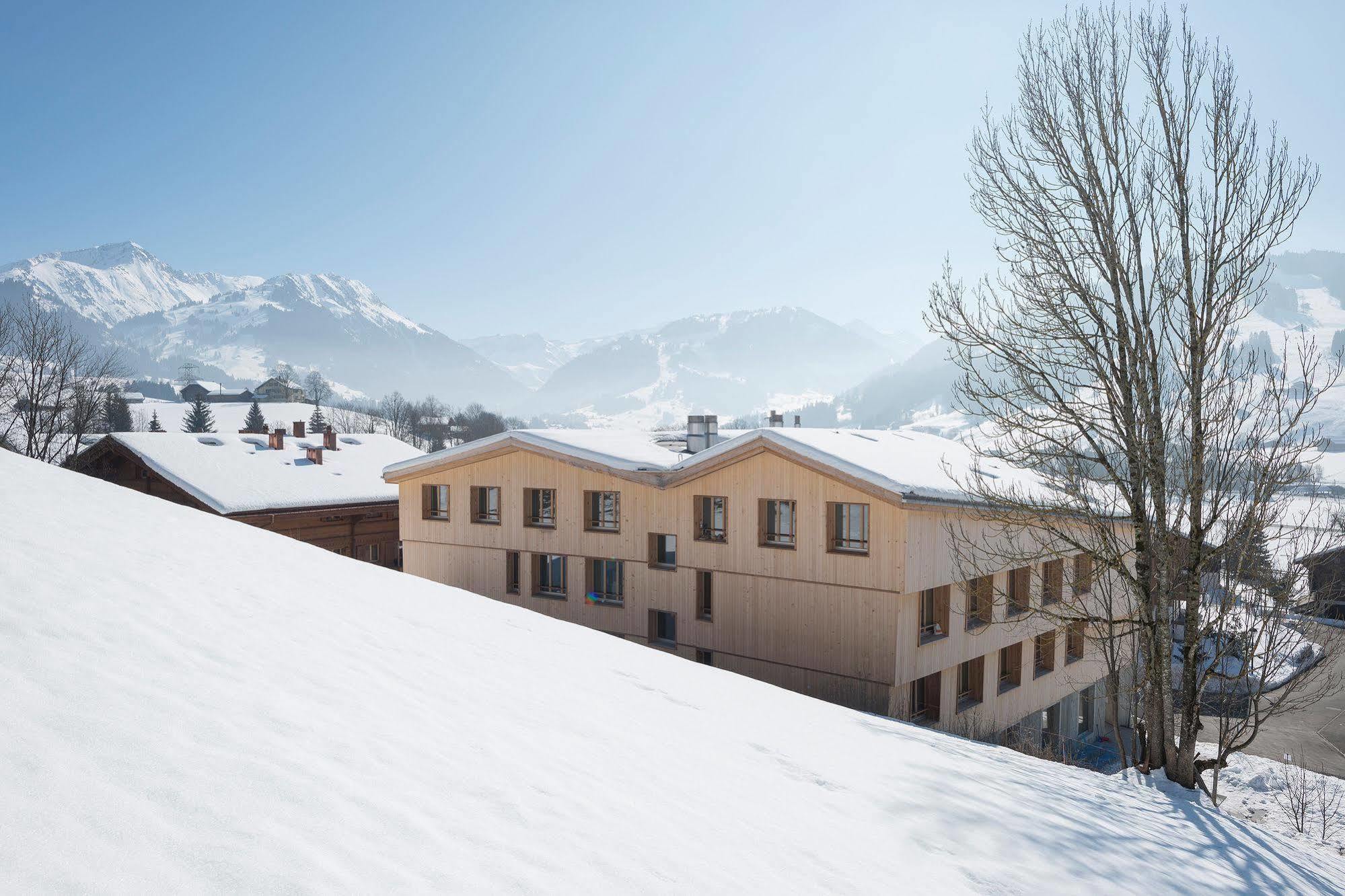 Saanen Gstaad Youth Hostel Exterior photo