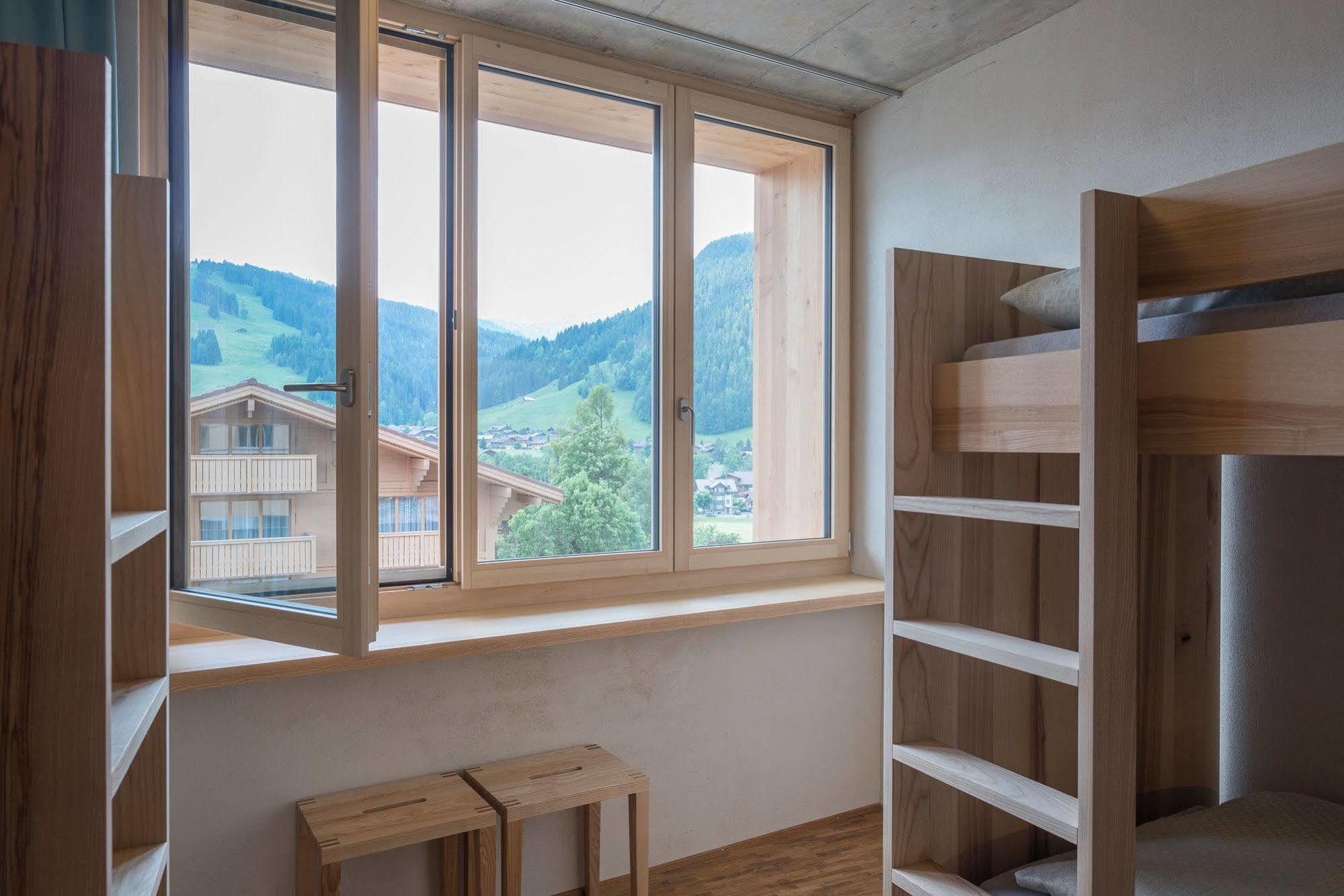 Saanen Gstaad Youth Hostel Exterior photo