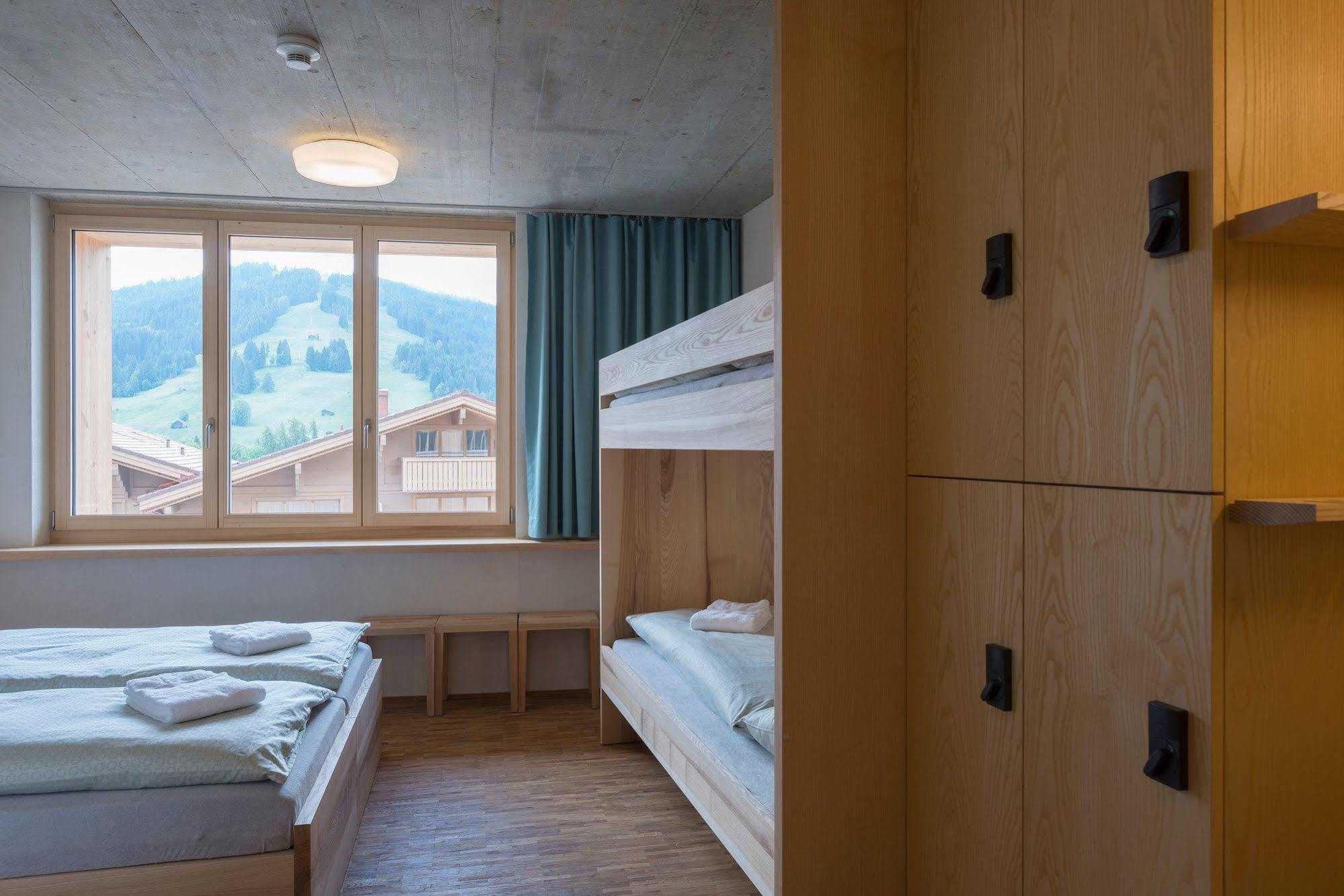 Saanen Gstaad Youth Hostel Exterior photo