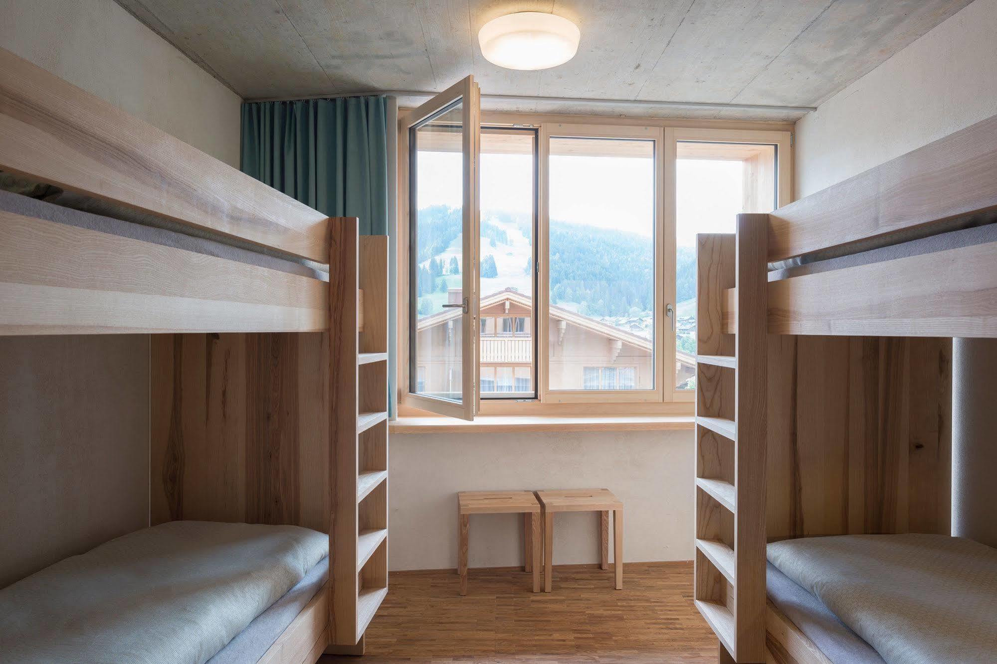 Saanen Gstaad Youth Hostel Exterior photo
