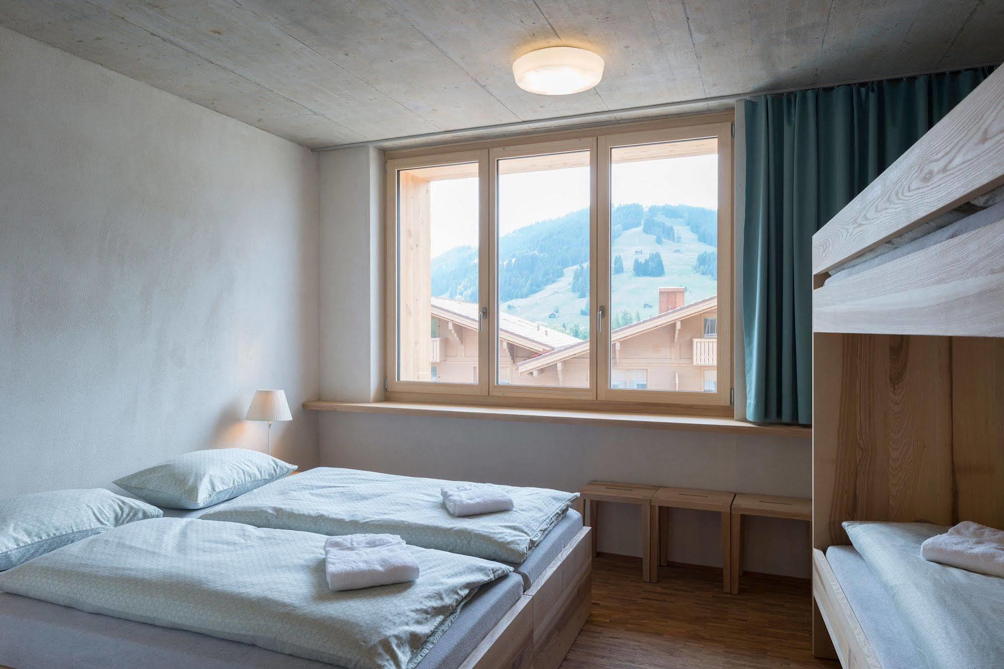 Saanen Gstaad Youth Hostel Exterior photo