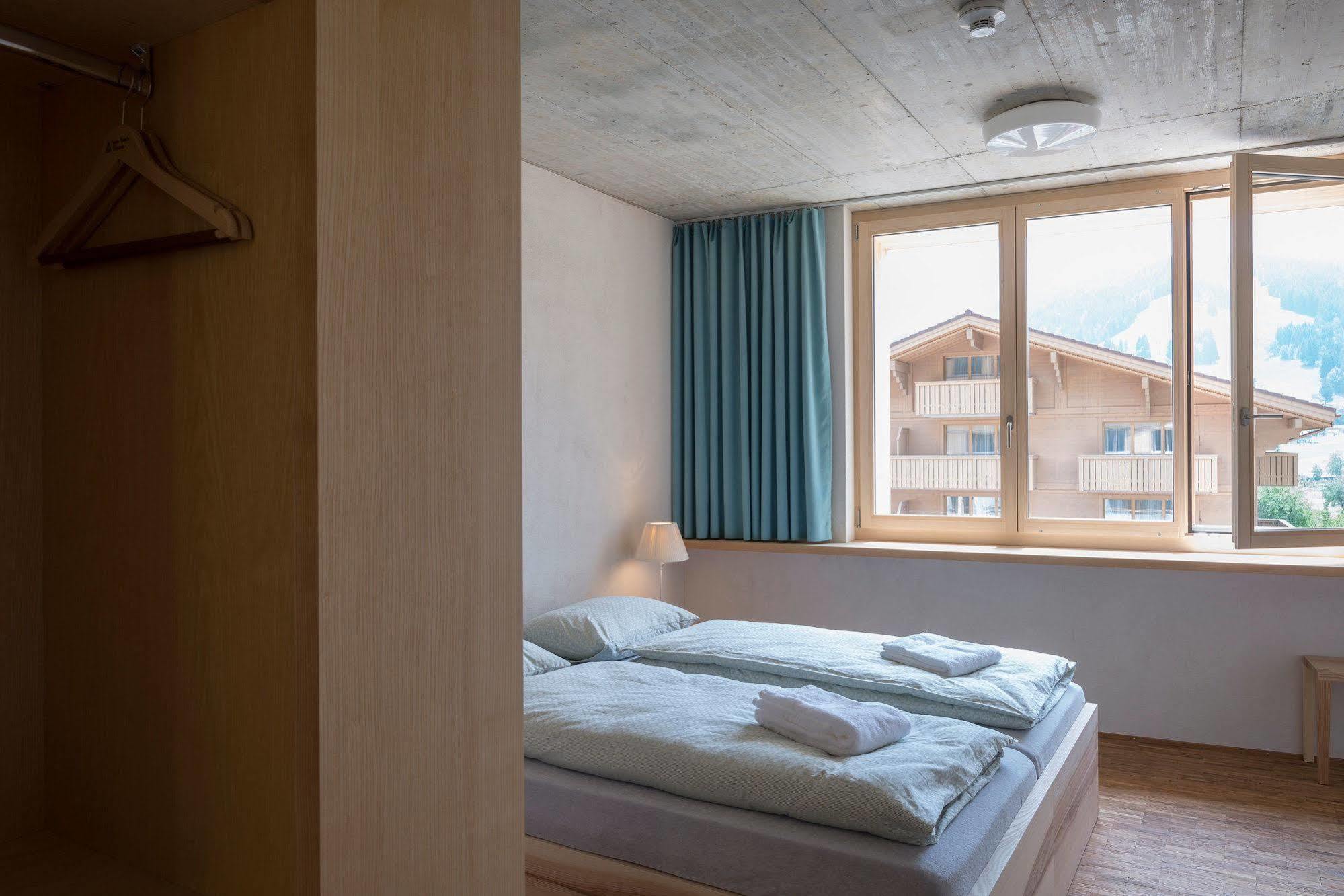 Saanen Gstaad Youth Hostel Exterior photo