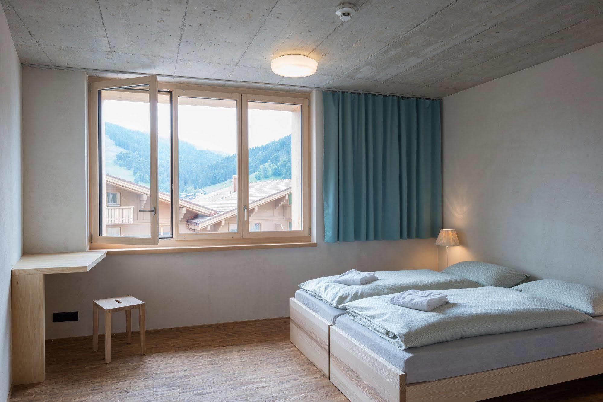 Saanen Gstaad Youth Hostel Exterior photo