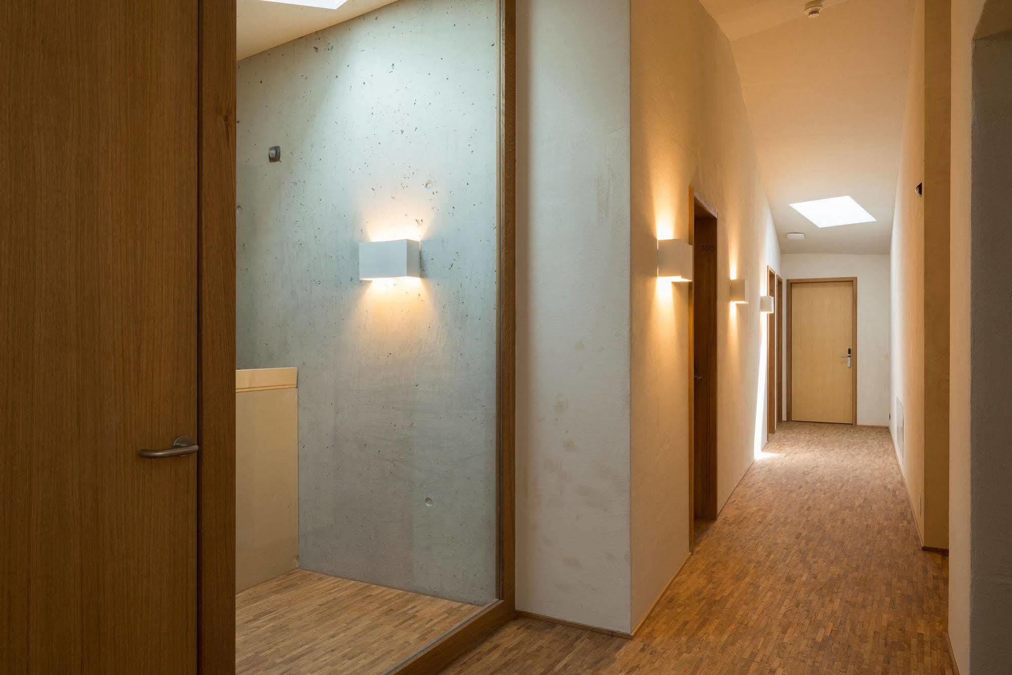 Saanen Gstaad Youth Hostel Exterior photo