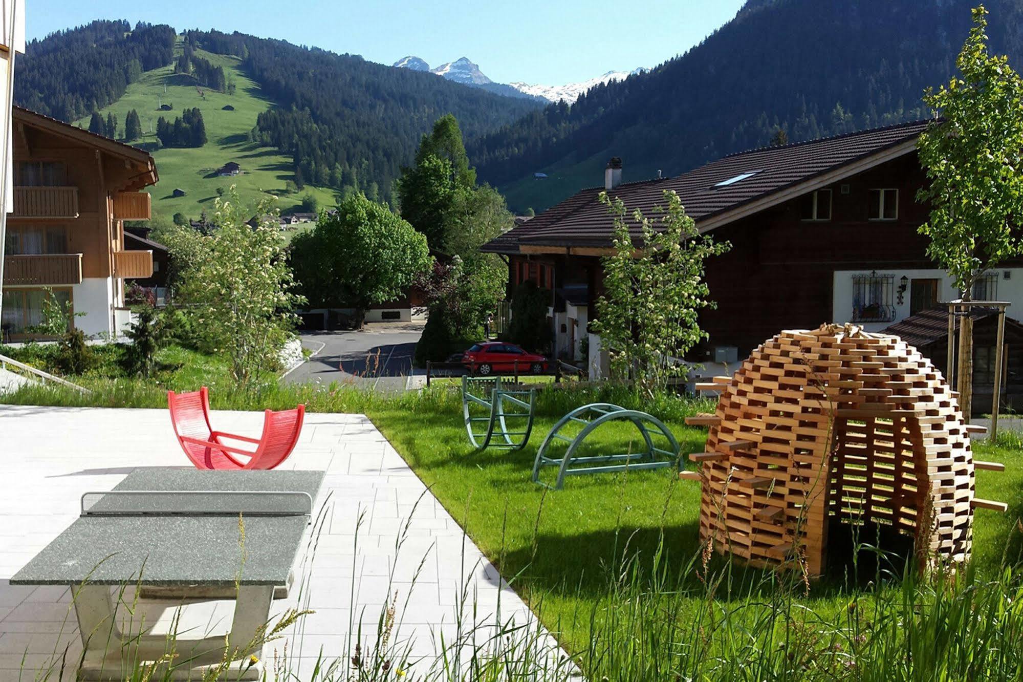 Saanen Gstaad Youth Hostel Exterior photo